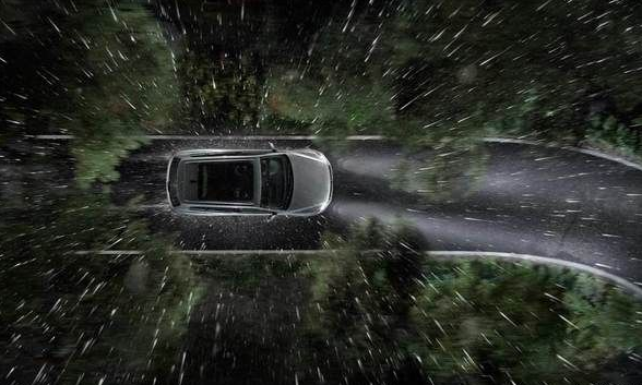 安全至上！雨天行駛必須要知道的汽車照明知識(shí)