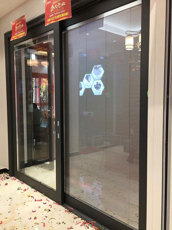 喜報(bào)！德來(lái)客門窗銅仁旗艦店盛世起航