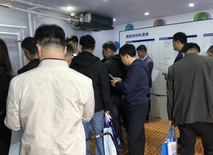 上海熱泵展開展首日，伊蕾科斯空氣能展區(qū)人氣爆棚！