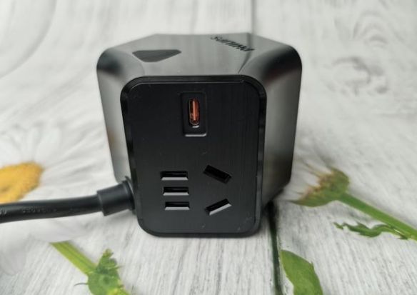 有了飛利浦摩天輪系列插座，充電器什么的都是浮云！