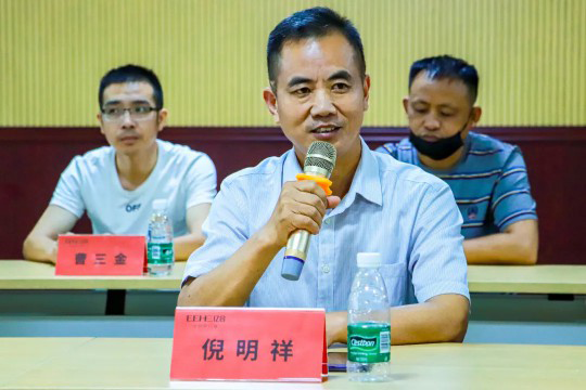 熱烈歡迎湖北省窗業(yè)協(xié)會領(lǐng)導(dǎo)蒞臨億合門窗參觀交流
