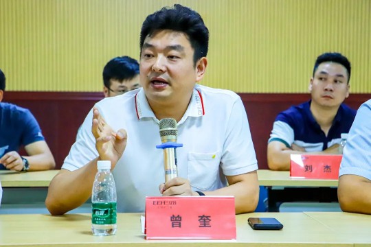 熱烈歡迎湖北省窗業(yè)協(xié)會領(lǐng)導(dǎo)蒞臨億合門窗參觀交流