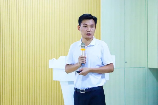 熱烈歡迎湖北省窗業(yè)協(xié)會領(lǐng)導(dǎo)蒞臨億合門窗參觀交流