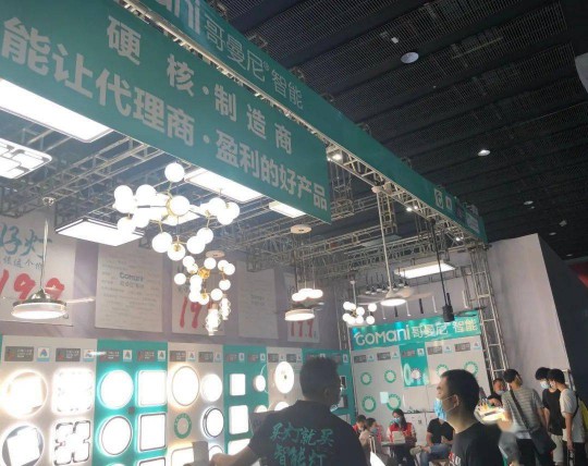建博會(huì)上各大智能家居品牌產(chǎn)品奪目，經(jīng)銷商打開下半年市場可參考