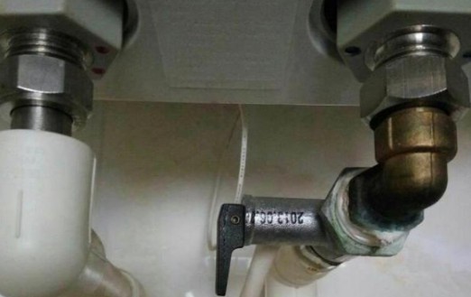 電熱水器加熱時水管老滴水，需要找到解決方法才行