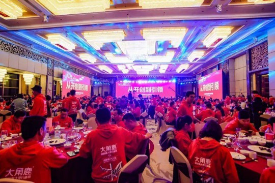 大角鹿超耐磨大理石瓷磚：爆款產品，實至名歸