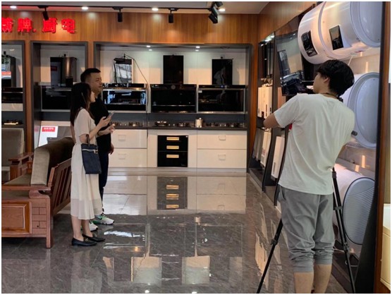 箭牌廚電驚艷亮相中國小家電交易會(huì) 智能化征服市場(chǎng)